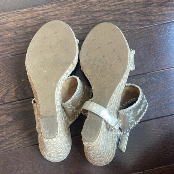 Jack Rogers Gold Twine Wedge Size 8M - Picture 3 of 5